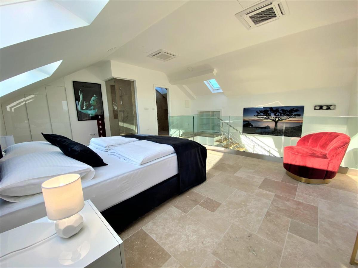 Villa M - Your Business & Holiday Apartment In Sibenik Ngoại thất bức ảnh