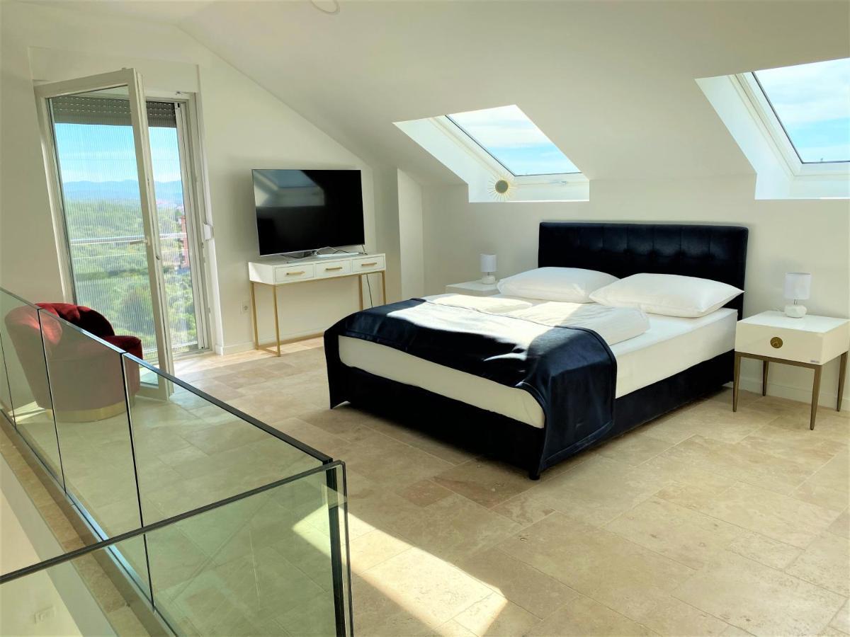 Villa M - Your Business & Holiday Apartment In Sibenik Ngoại thất bức ảnh