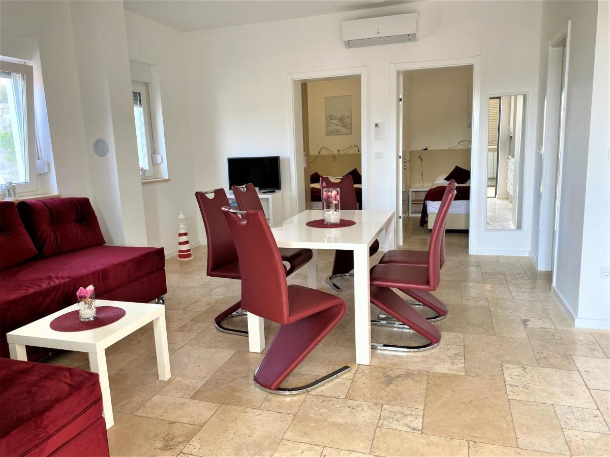 Villa M - Your Business & Holiday Apartment In Sibenik Ngoại thất bức ảnh