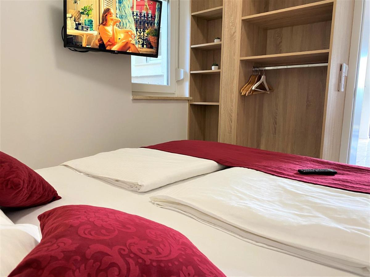 Villa M - Your Business & Holiday Apartment In Sibenik Ngoại thất bức ảnh