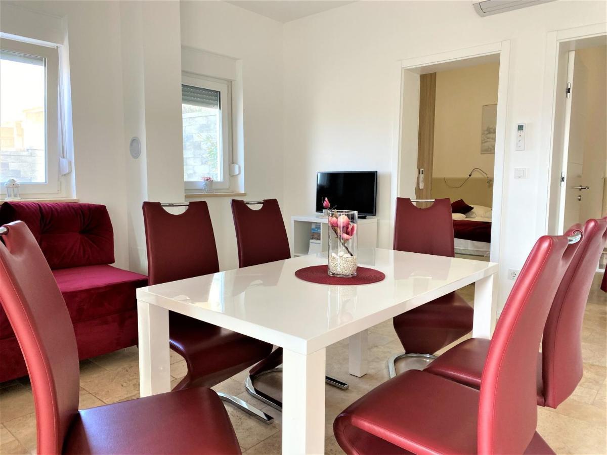 Villa M - Your Business & Holiday Apartment In Sibenik Ngoại thất bức ảnh