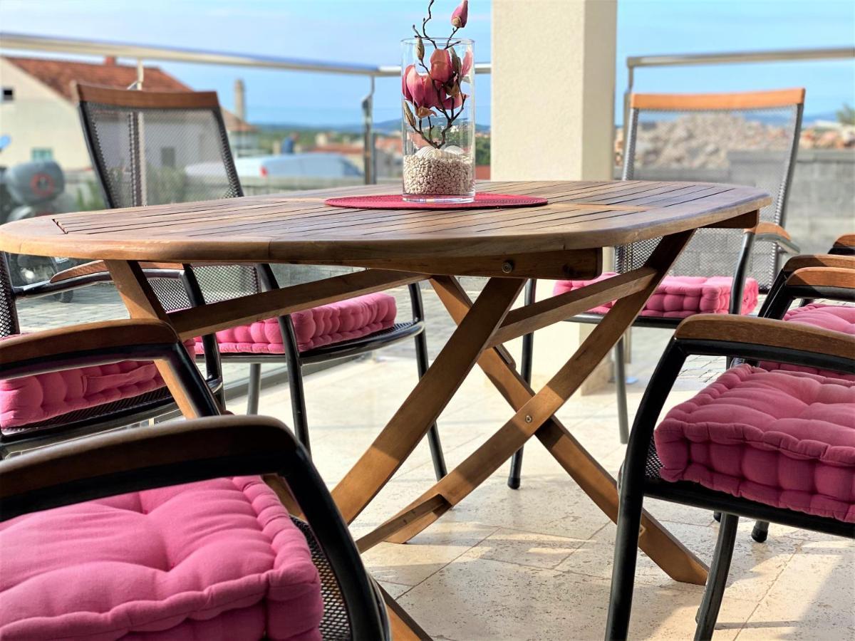 Villa M - Your Business & Holiday Apartment In Sibenik Ngoại thất bức ảnh