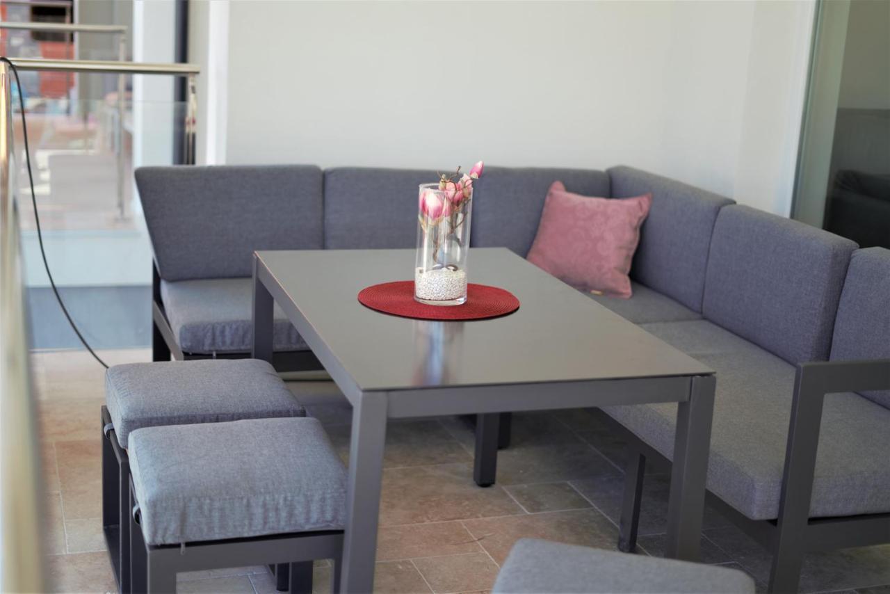 Villa M - Your Business & Holiday Apartment In Sibenik Ngoại thất bức ảnh