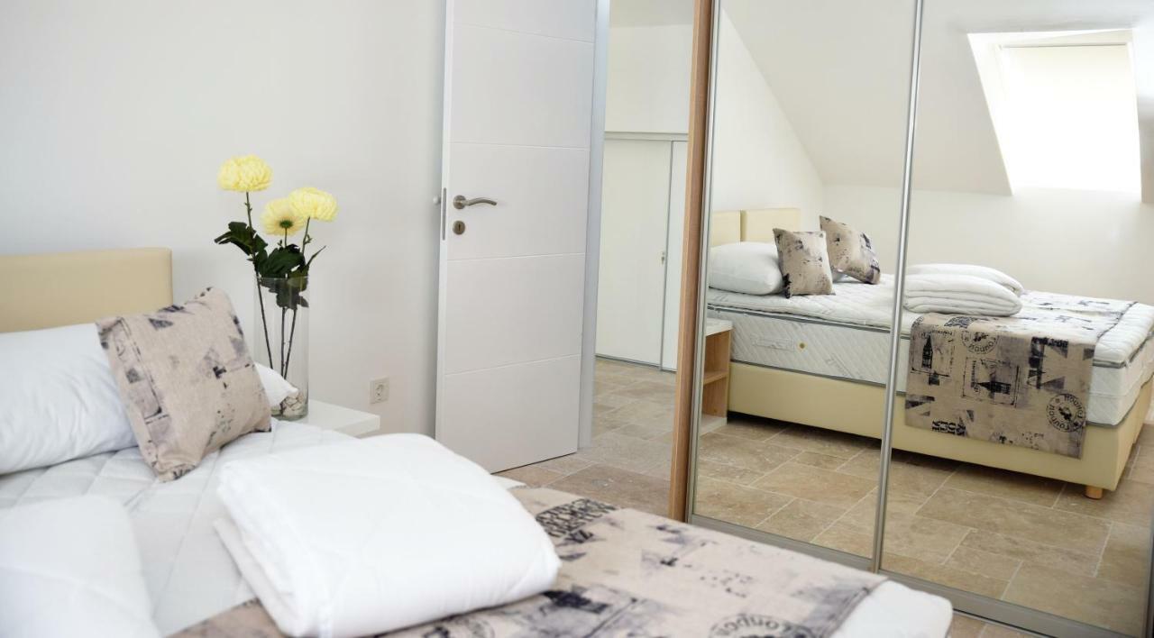 Villa M - Your Business & Holiday Apartment In Sibenik Ngoại thất bức ảnh