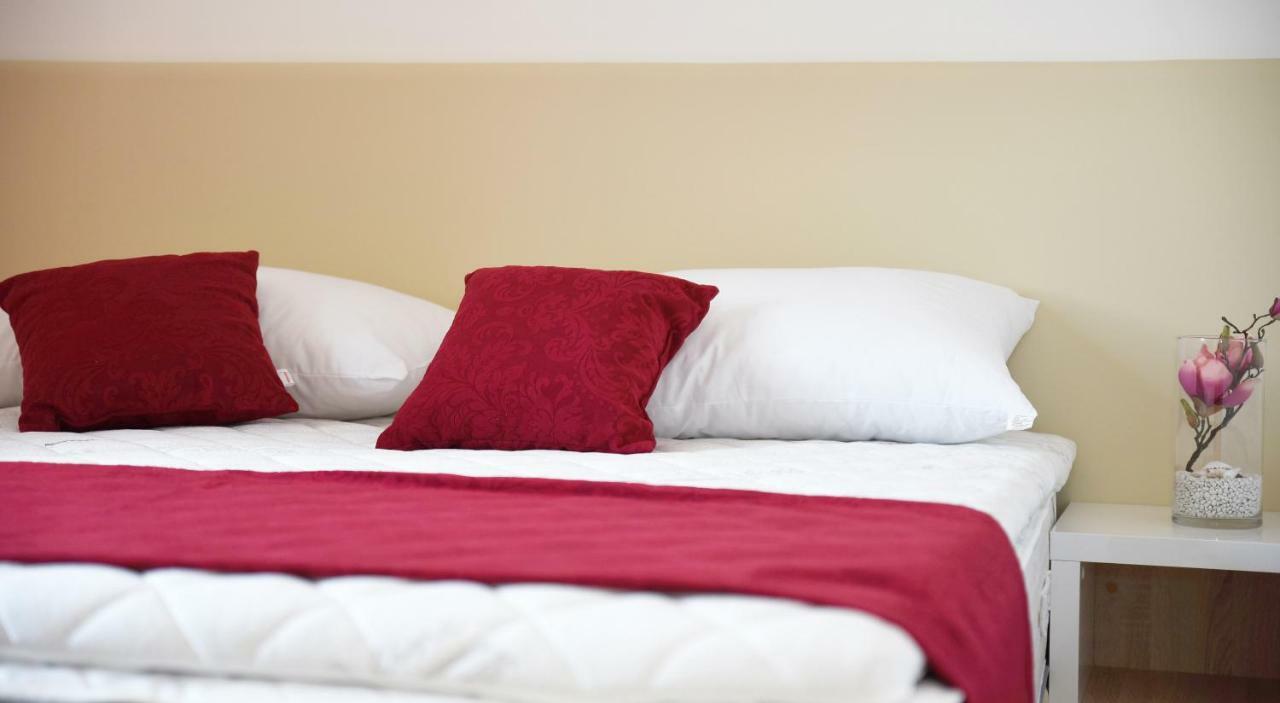 Villa M - Your Business & Holiday Apartment In Sibenik Ngoại thất bức ảnh