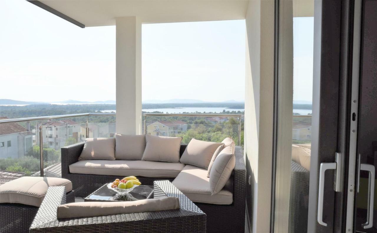 Villa M - Your Business & Holiday Apartment In Sibenik Ngoại thất bức ảnh